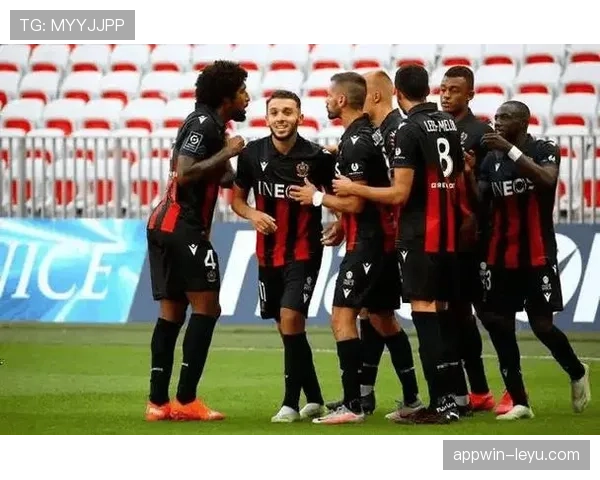 帕尔马新星闪耀赛场，关键表现助球队豪取连胜，状态回暖引关注