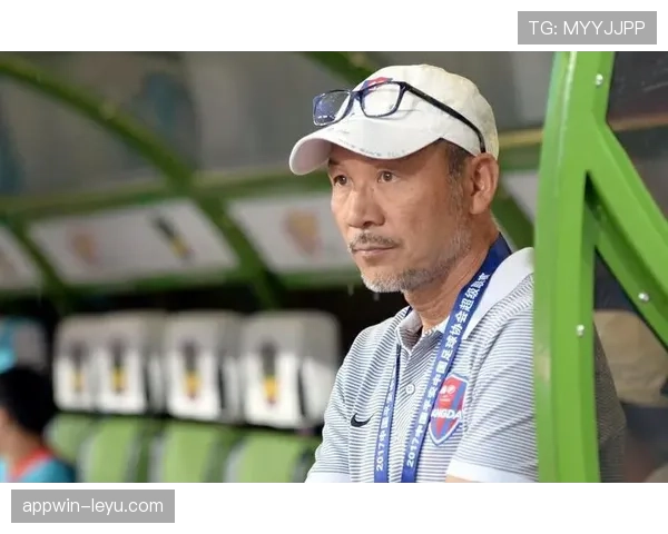 纽伦堡主帅强调团队协作与战术灵活，力促球队状态回升