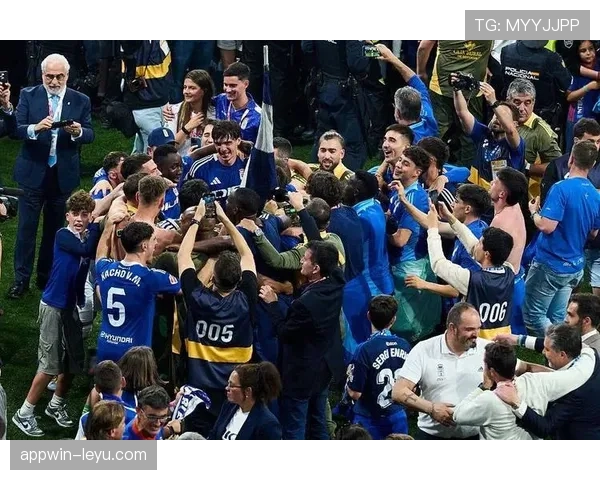 西甲2024赛季升级球队表现亮眼，新军崛起引热议