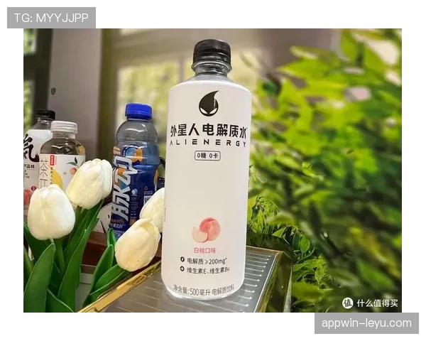 杨千霖家冰箱里塞满蛋白粉，连饮料都是自己配的电解质水